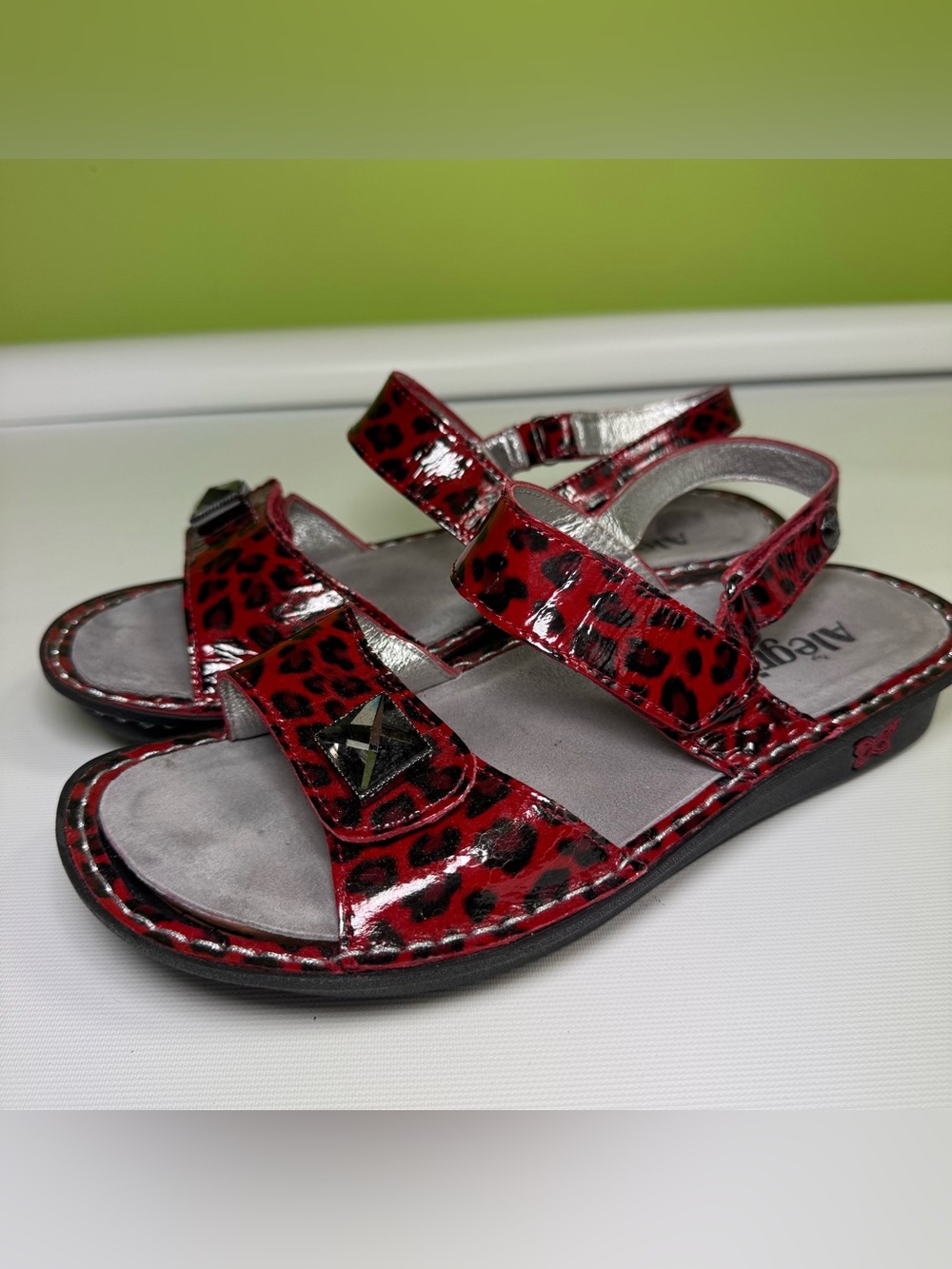 Alegria red leopard-print comfort sandals size 8